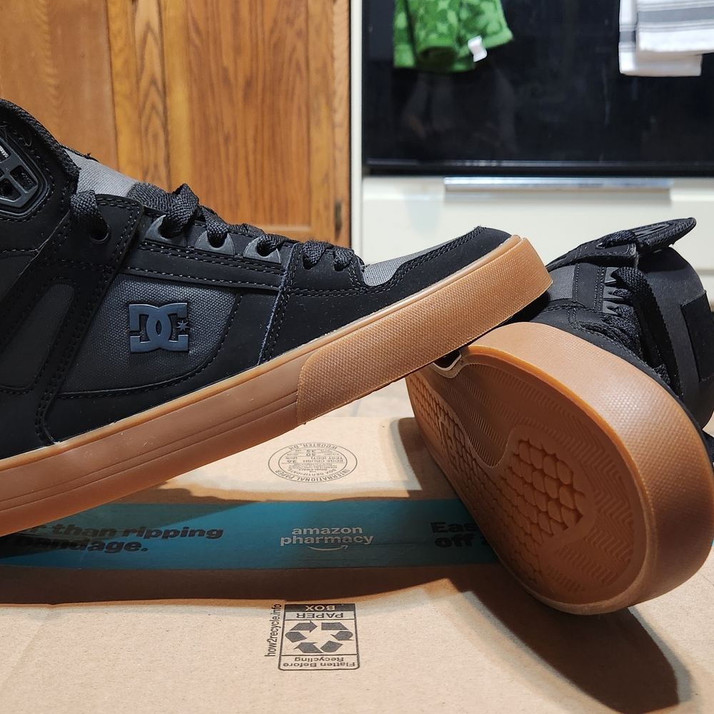 DC Men's Black and Brown High-Top Sneakers